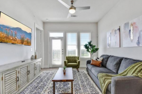 2BR Southtown, Pool, Parking, 200Mbps, Netflix, Gym